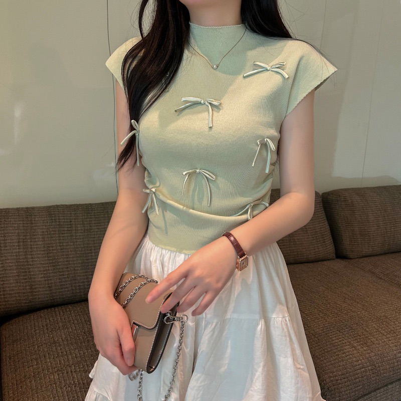 Áo len chất dệt kim, tay nhí đính ruy băng nơ mềm mịn, độ co giãn nhiều, freesize dưới 60kg - 55Kg.Linh