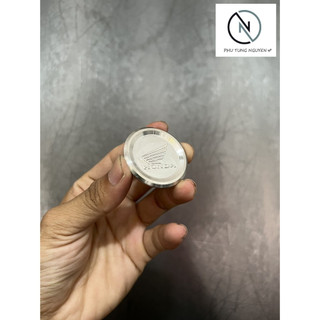 Nút chụp hộp cacte hd inox 304 cnc logo cánh chim gắn cho nhiều dòng xe honda fu, wave, dr, w110,...