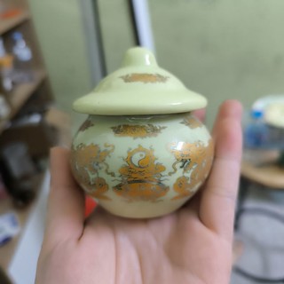 Bát nước thờ có nắp màu vàng ngà