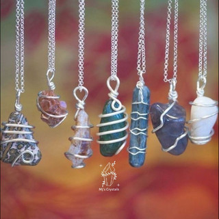 Mặt dây vòng cổ quấn dây đồng handmade