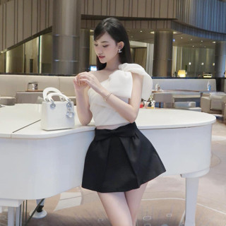 Set áo tơ lệch vai đính nơ kèm chân váy ĐEN thắt nơ hai màu NÂU BE, set bộ nữ áo croptop lệch vai kèm chân váy ngắn