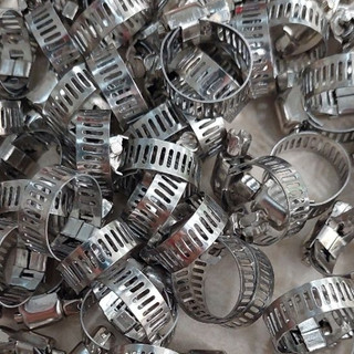 1 cái đai xiết- quai nhê INOX xiết ống gas