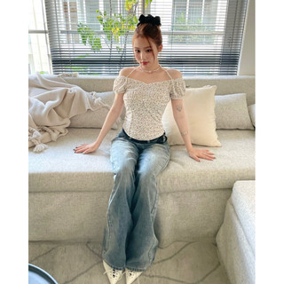 Áo Kiểu Nữ Tay Phồng Nhún Ngực Viền Ren ( Tặng Kèm Chocker Hoa ) | Rosie Top - ONAONE