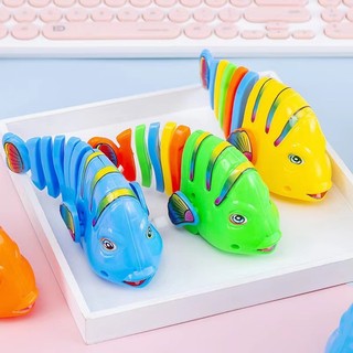 Đồ Chơi Cá Vặn Cót, Cá Vẫy Đuổi Vặn Cót Vui Nhộn Cho Bé. (Màu ngẫu nhiên)