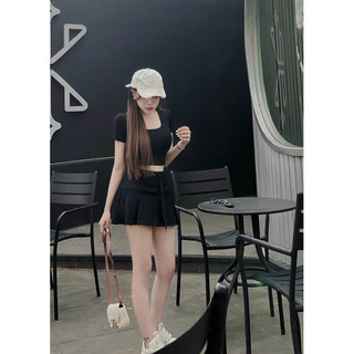 Set áo croptp mix chân váy tenis