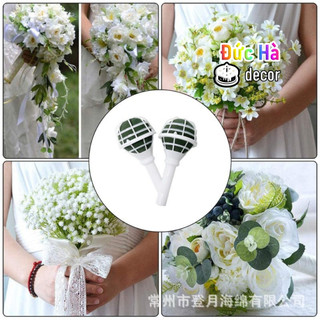 Lốc tay cầm hoa cưới cô dâu