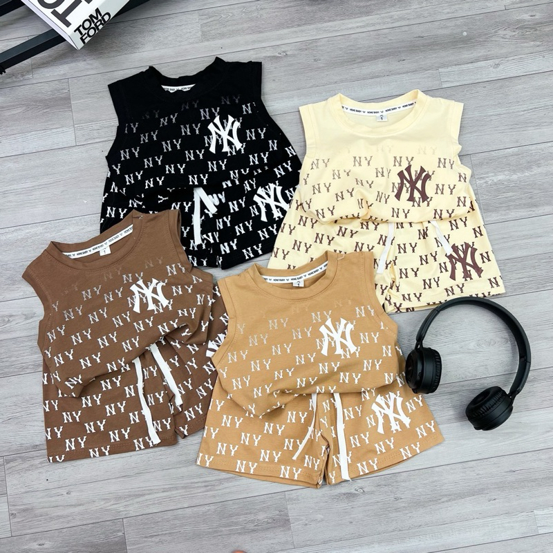 bộ ba lỗ Nờ.Y bé trai