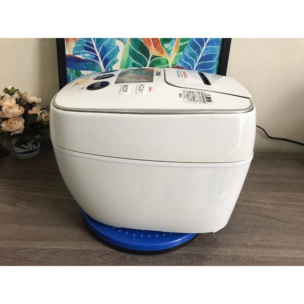 Nồi cơm Nhật bãi cao tần áp suất 2 bi Tiger 1.0l JPB-B hàng VIP mới trên 85% Made in Japan