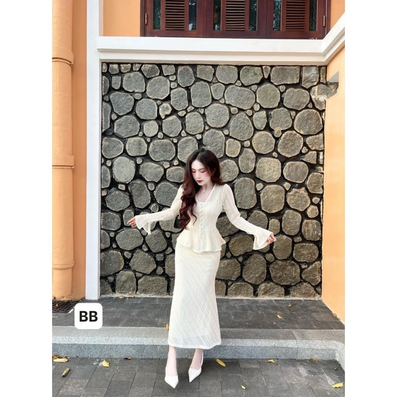 Set thời trang nữ áo ren trắng croptop tay dài đóng nút mix chân váy đuôi cá xòe nhẹ cực xinh cho các nàng đi dạo biển | BigBuy360 - bigbuy360.vn