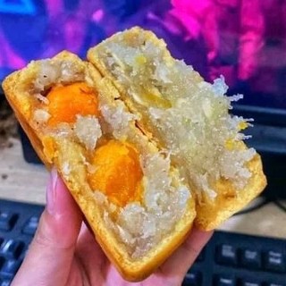 Bánh trung thu nhân dừa non 2 trứng 200g