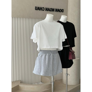 Set chân váy mini + áo thun croptop