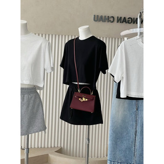 Set chân váy mini + áo thun croptop