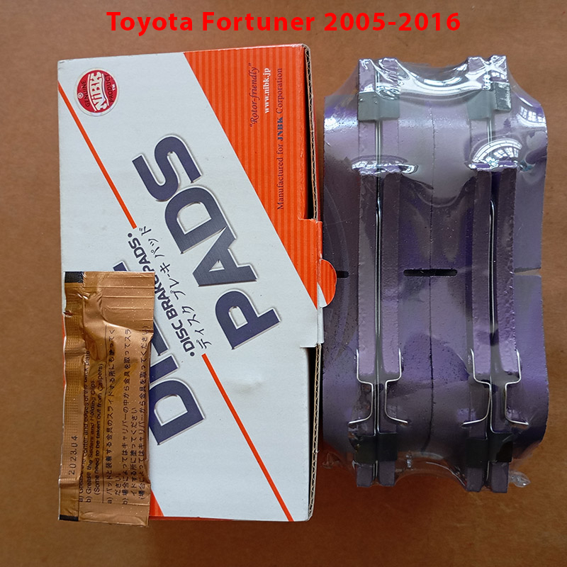 Bố thắng trước Toyota Fortuner 2005-2016 mã PN0548 của NiBK Nhật