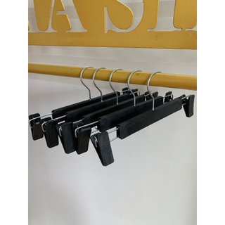 Móc kẹp quần nhựa màu đen người lớn - Kẹp nhựa dùng cho shop thời trang, cá nhân, hộ gia đình,...