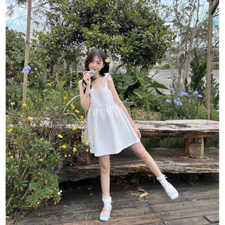 𝐋𝐘𝐂𝐇𝐄𝐍- Đầm trắng hoạ tiết hoa nổi dáng babydoll