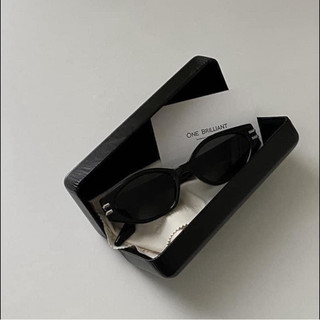Kính one brilliant Ozzy sale đủ bill chính hãng
