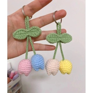 Móc khoá handmade hoa tulip bằng len