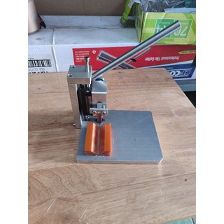 Gọt đầu cell pin chạy cơm khay pin nằm ngang