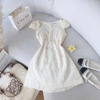 ĐẦM MIDI NUDE CỔ TIM NÚT BỌC