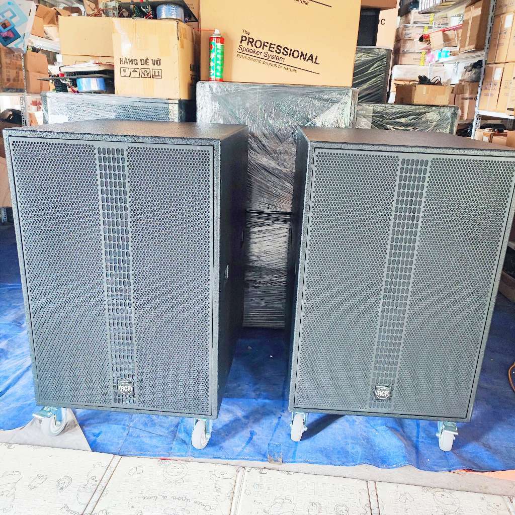 xả kho . loa sub hơi đứng , trầm hơi 50 RCF công suất lớn chuyên aray sự kiện lớn bass 50 từ 230 coi