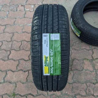 Vỏ lốp 205/60R16 TBB