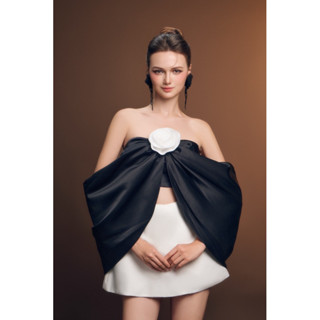 Ozella Top - Áo cánh dơi trắng đen kết hoa hồng