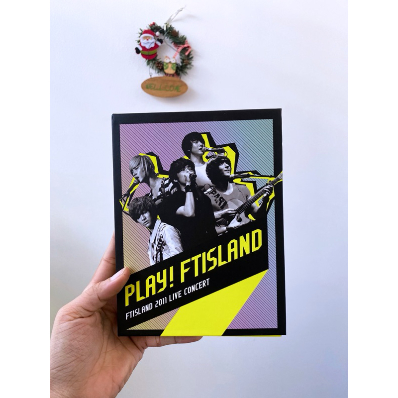 ftisland album 2011 live concert đã khui seal, gồm 2 dvd và Photobook không gồm photocard