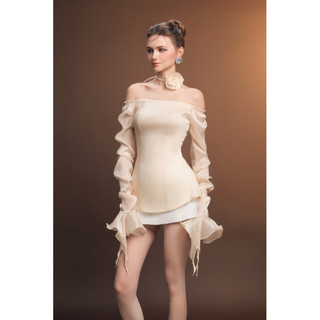 Elowen Top ( Áo trễ vai tay xếp sóng + kèm hoa )