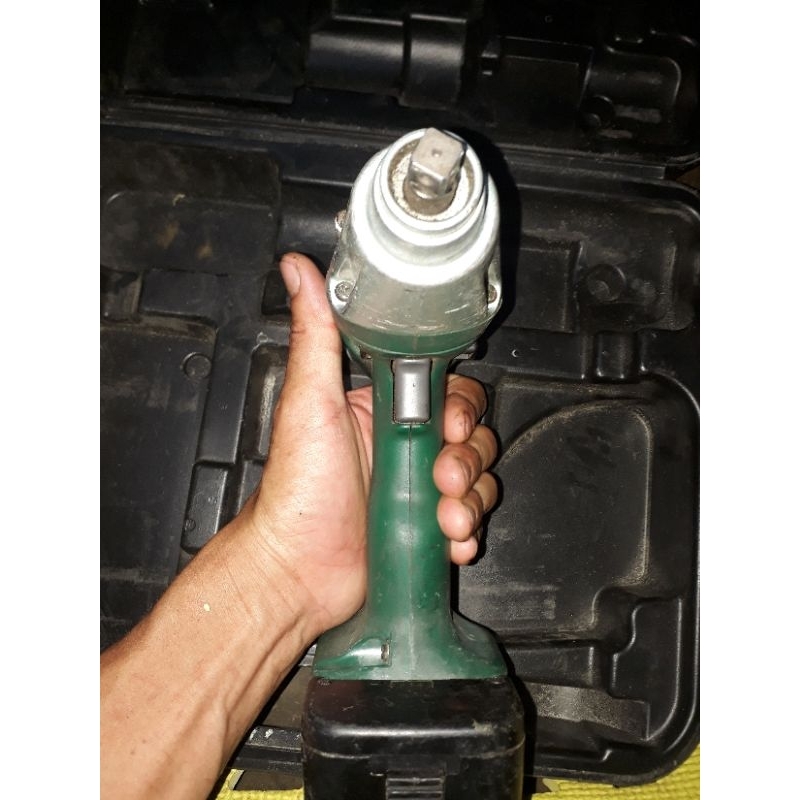 Bulong pin hitachi 9.6-12V nhật bãi tặng kèm vỏ pin rin
