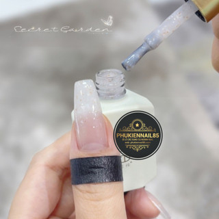 Sơn gel xà cừ dạng chai