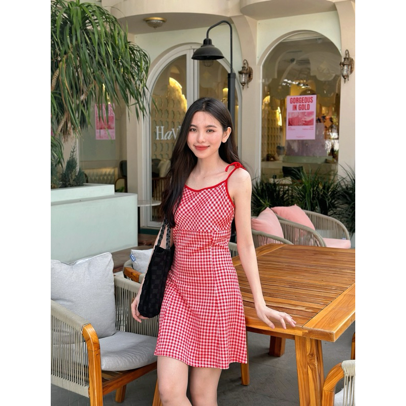 Đầm caro hai dây