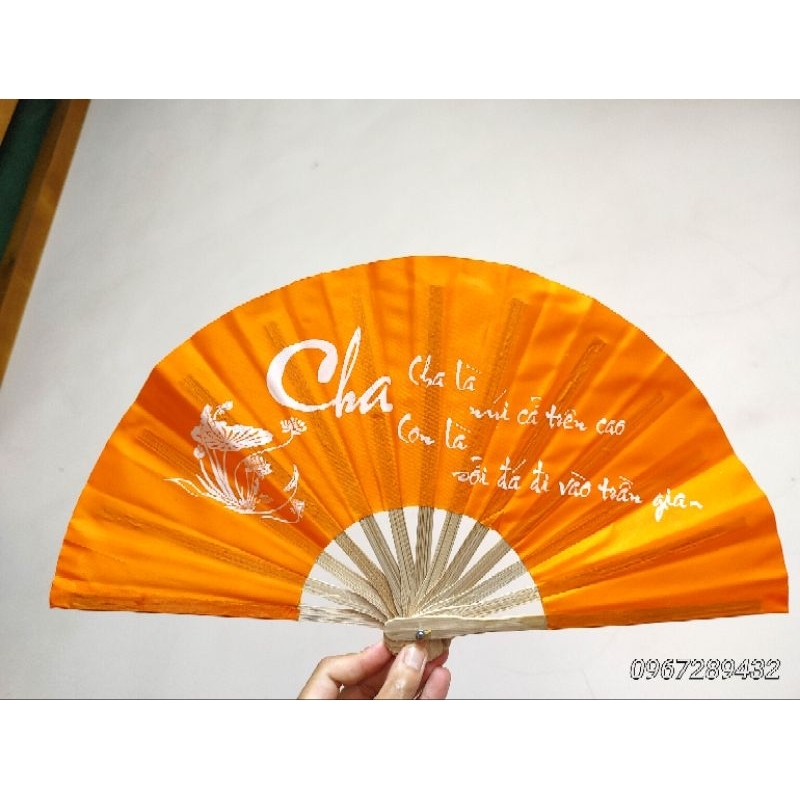 Quạt vải lụa cao cấp màu Cam