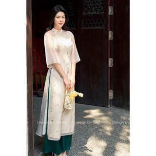 Áo dài cách tân Voan tơ thêu hoa nổi, 4 tà xinh xắn 2 màu be và xanh cốm AD010