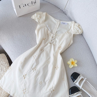 ĐẦM NUDE CỔ TIM NÚT BỌC