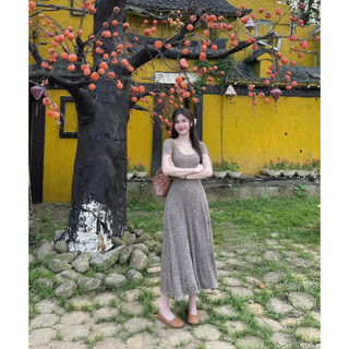 Đầm tăm nhung cổ vuông 680