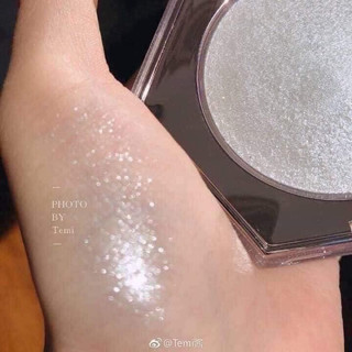 Highlight Fenty diamond bomb