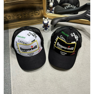 Mũ lưỡi trai Dsq2 thêu hoạ tiết bảng chữ caten kèm lá phong đỏ nửa sau dệt lưới thoáng khí cao cấp