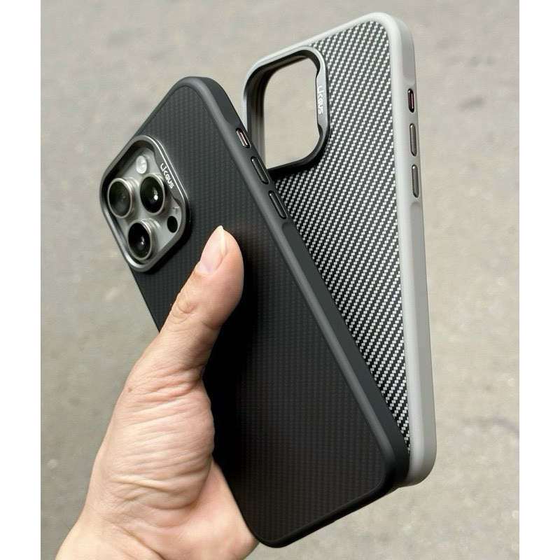 ( Xịn ) Ốp lưng vân Carbon hãng Likgus cho iPhone 16 pro