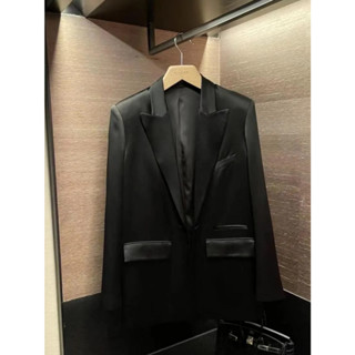 UA002 Áo vest blazer thiết kế đứng form có độn vai  họa tiết cúc vải sang trọng