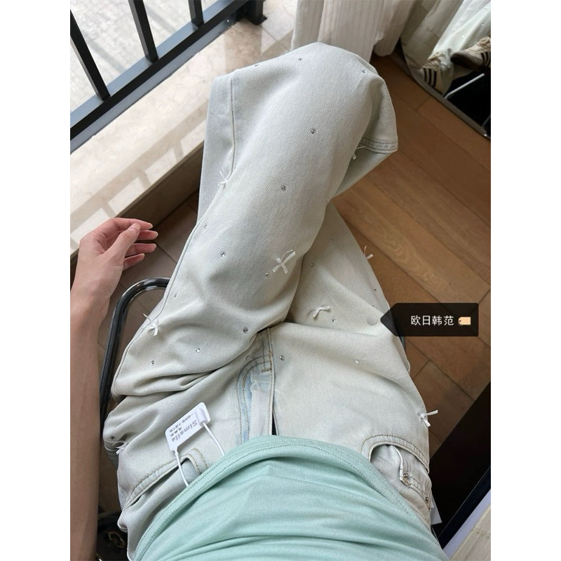 Quần jeans nữ ống rộng màu xanh nhạt , lưng cao , đính nơ & Áo  thun thêu nơ. FEEDBACK THẬT- HÀNG SẴN Suri Clothing | BigBuy360 - bigbuy360.vn