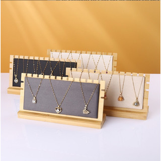 Kệ trưng dây chuyền gỗ Rubyhouse68