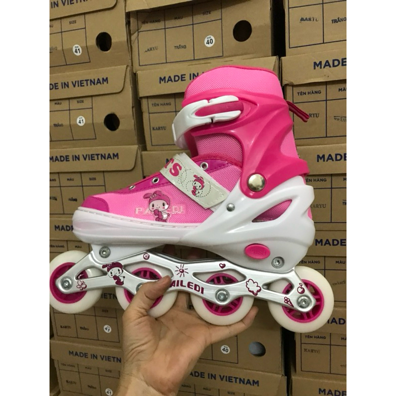 Sale lỗ - Giày đá banh, cầu lông và bóng chuyền,bộ quần áo