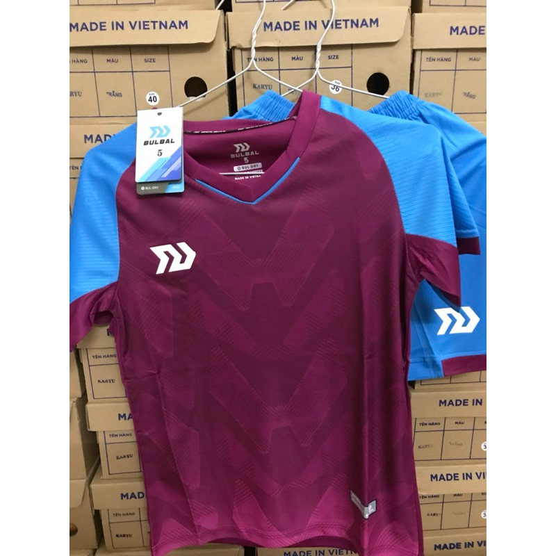 Sale lỗ - Giày đá banh, cầu lông và bóng chuyền,bộ quần áo