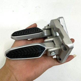 F1 Để chân sau xe điện Xmen nhôm đúc mẫu mới