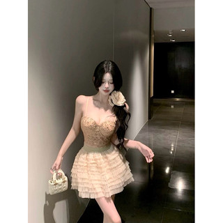 Áo yếm ren cúp ngực nạm kim cương bling và chân váy lưới ngắn xoè dễ thương