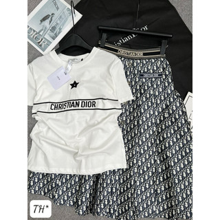 Set áo cộc tay và chân váy