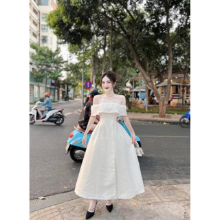 Váy thiết kế cao cấp dáng trễ vai đính lông vũ, váy lót lụa 2 lớp