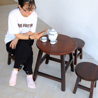 Bàn cà phê tròn, bàn trà gỗ tự nhiên kết hợp với ghế thấp, được làm từ gỗ Muồng Đen đặc - MetaWood
