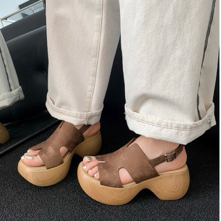 Order 🍃 🍃 sandal dây chéo khoét eo gót cao su 34-39 7cm