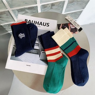 Tất vớ nam nữ cổ trung sọc màu xanh đỏ hot trend